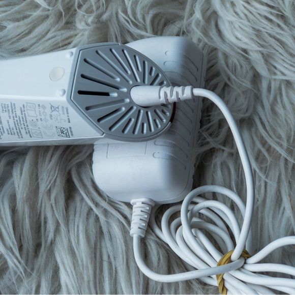 Silk’n FaceFX Red Light Anti-Aging Device - Picture 9 of 9